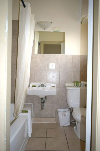 Centre Suites Inns Motel