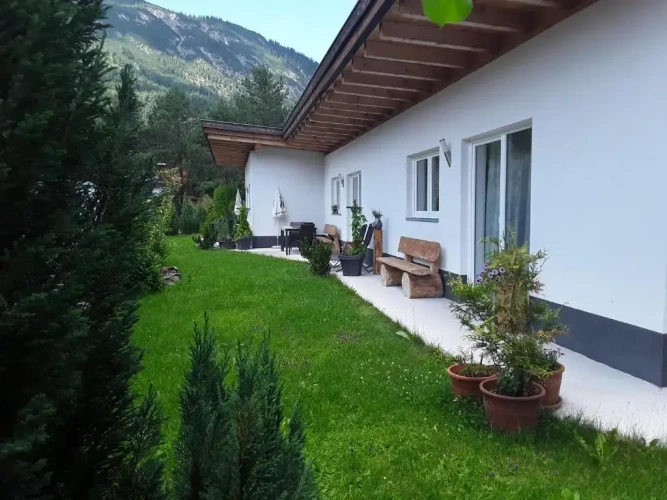 5 Bedrooms Double Cottage