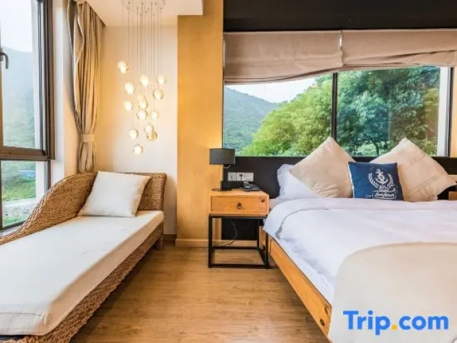 1 Bedroom Deluxe Family Suite with sea view