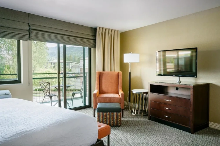 Suite with balcony