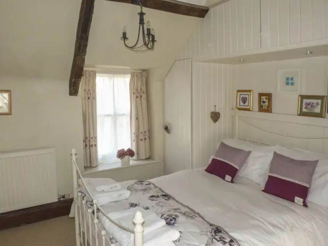 Strawberry Rose Cottage
