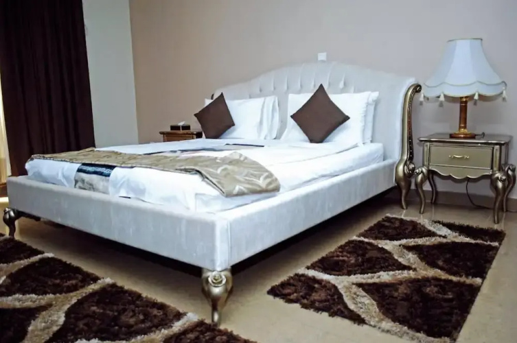 Big five hotel