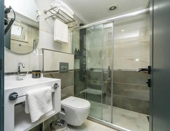 Standard Double room with city view
