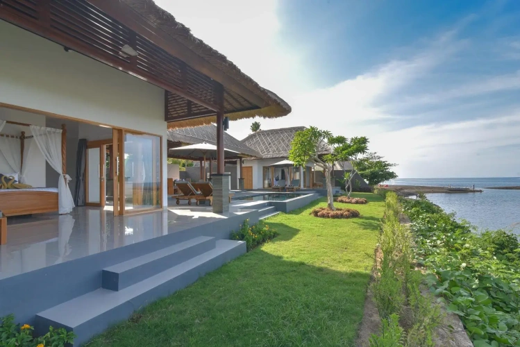 2 Bedrooms Villa