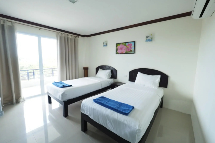 Sea Mountain Khanom Hotel