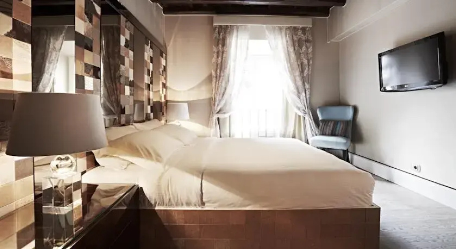 Silver Royal Suite
