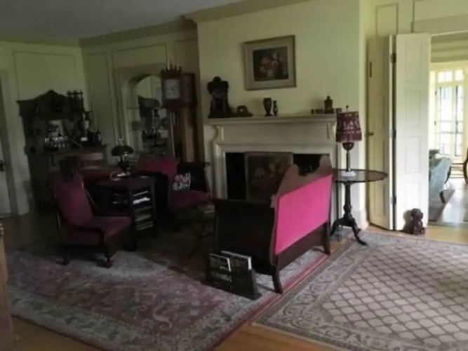 Hallett House Bed & Breakfast