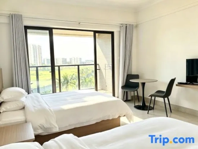Standard Twin room with garden view