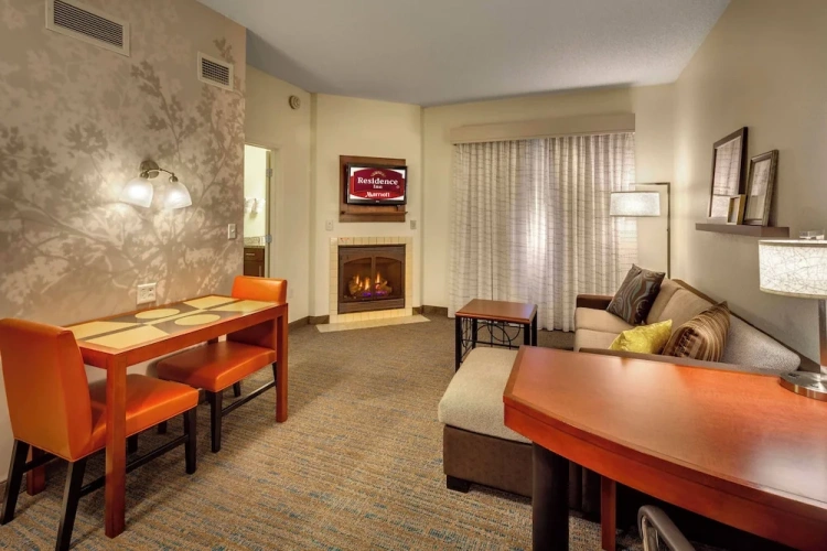 1 Bedroom Suite