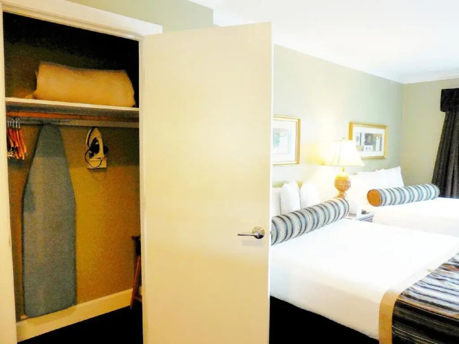 Sea Breeze Inn And Cottages