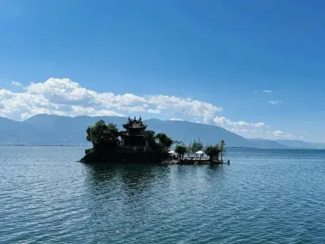 Early Spring Hotels in Dali City