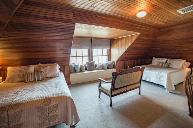 Deluxe Quadruple room