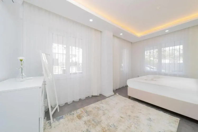 Central Located Big Spacious Flat in Muratpasa