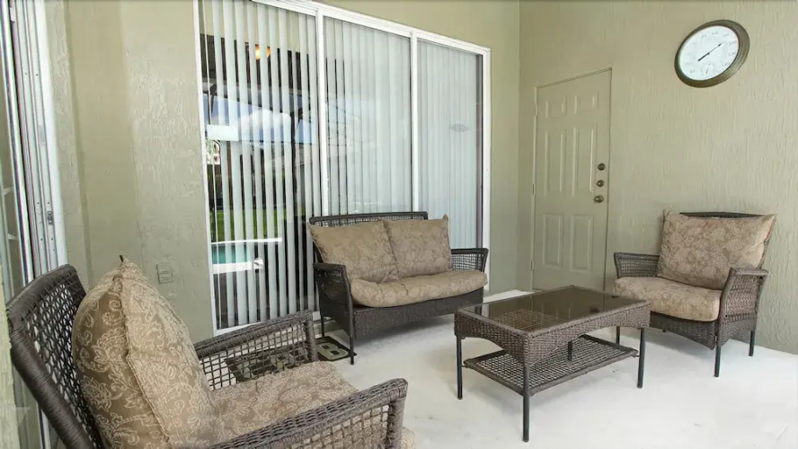 8127 Fan Palm Way