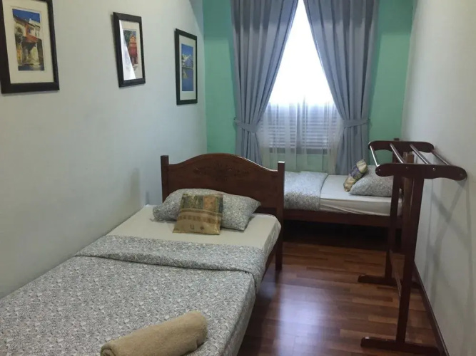 1511 Guest House