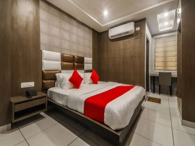 Oyo 17016 Galaxy Inn