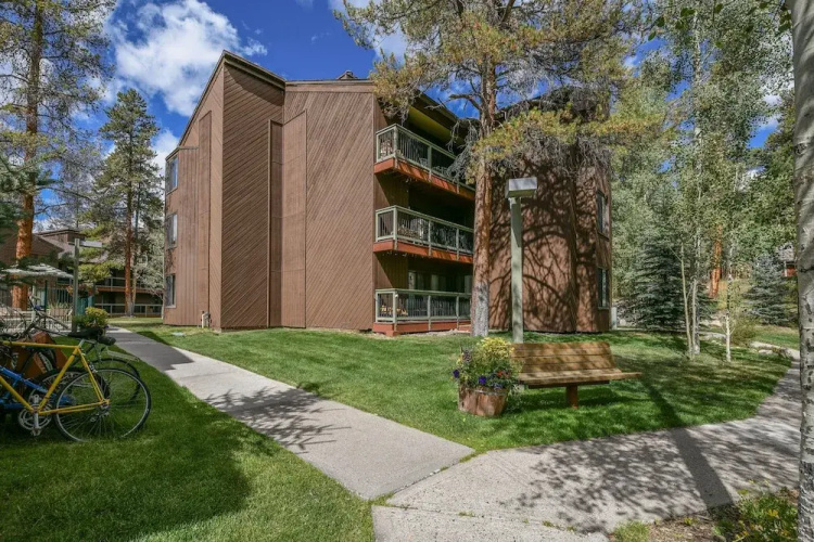 Wild Irishman 1064a by Summitcove Vacation Lodging