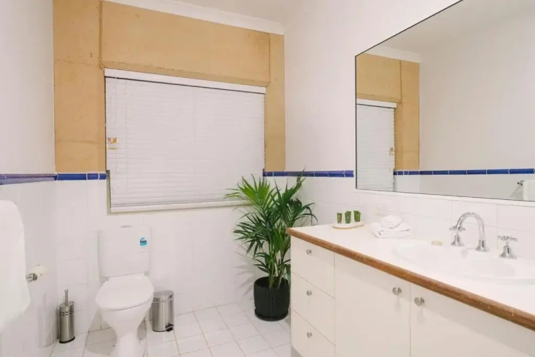 4 Bedrooms Cottage