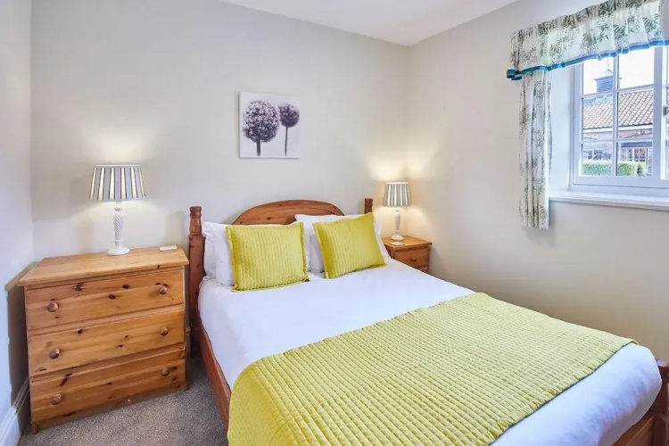Host Stay Honeysuckle Cottage