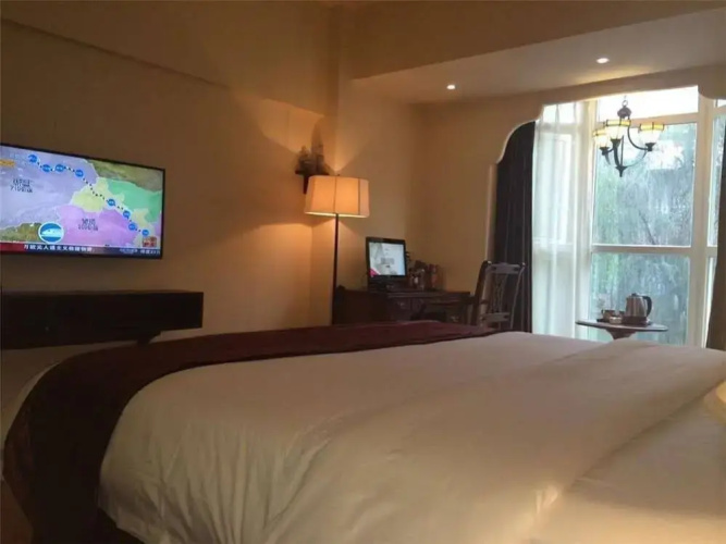 Chengdu Zifei Hotel