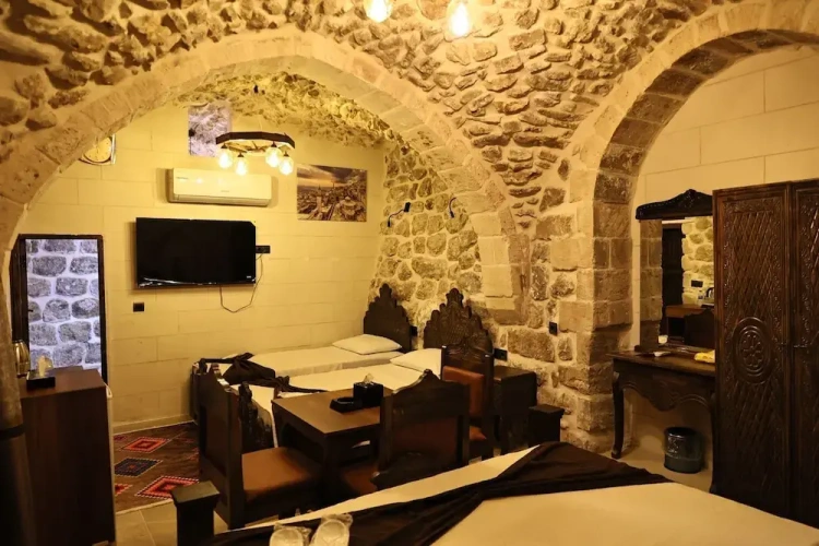 Standard Quadruple room with city view