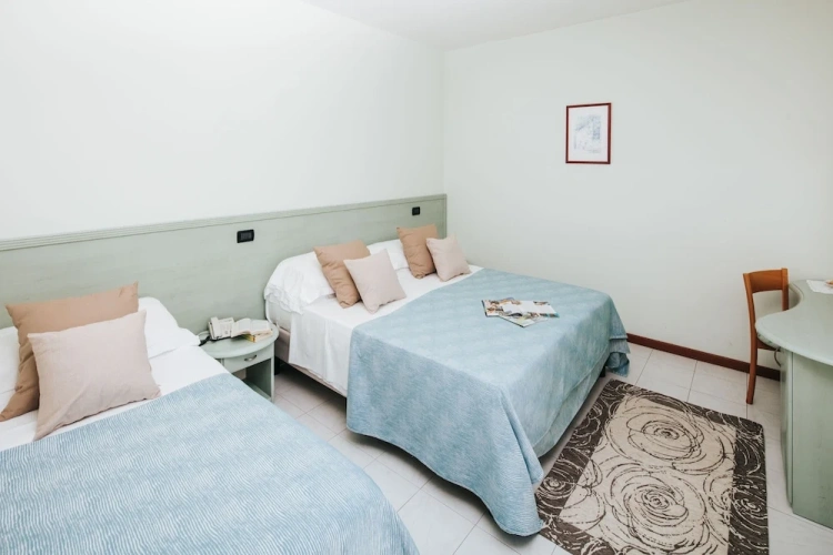 Standard Quadruple Family room with balcony and with sea view