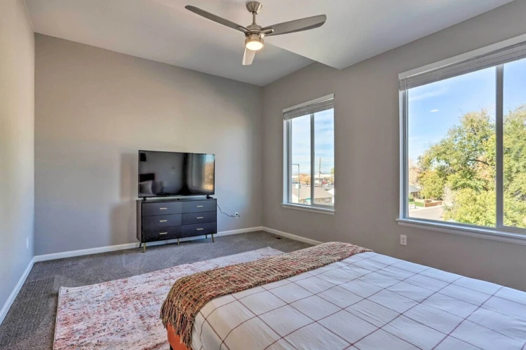 3 Bedrooms Apartment