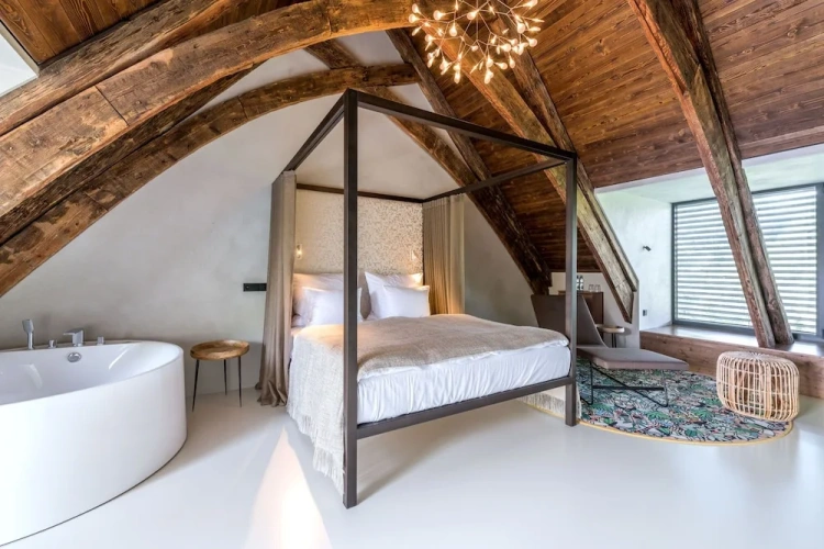 Standard Double room with lake view