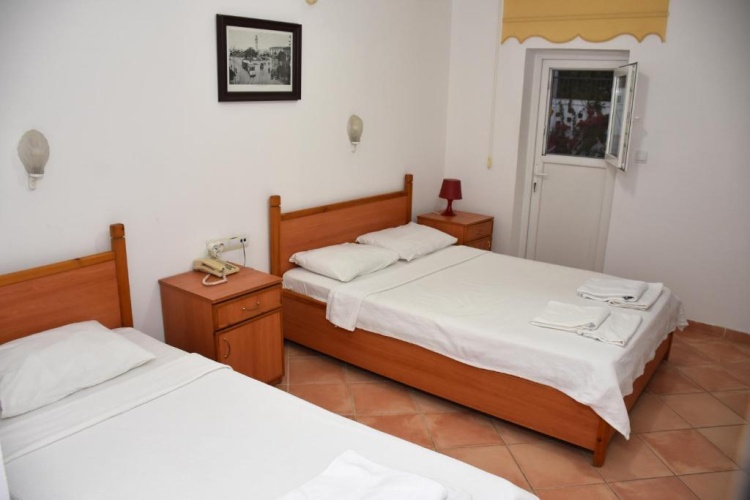 Standard Triple room with balcony