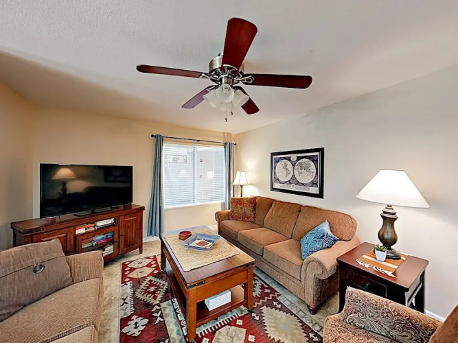 Stylish & Spacious Condo W/ Pool, SPA & Gym Condo