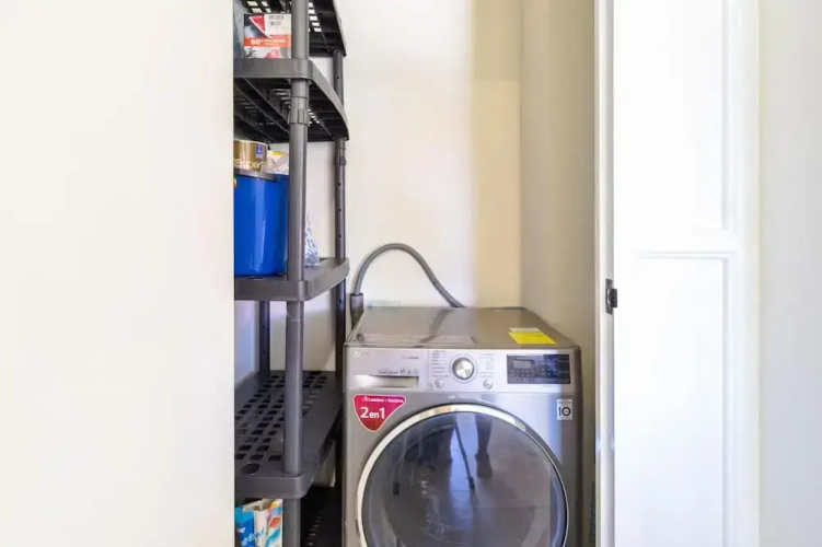 2br2 5BA Townhome - Fullyequipped - Pool - Parking