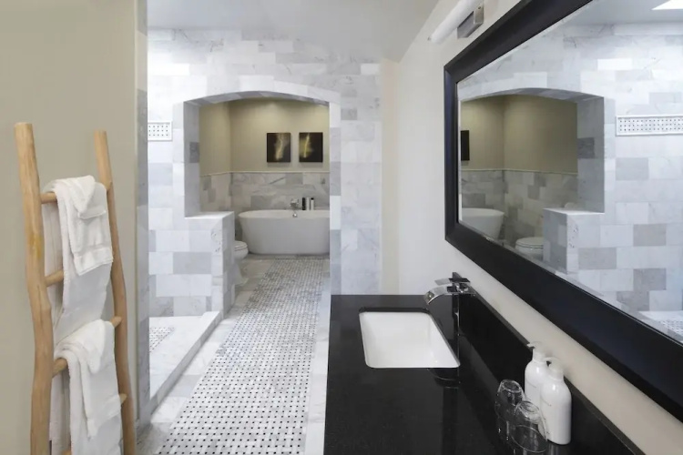 Rockhouse Suites