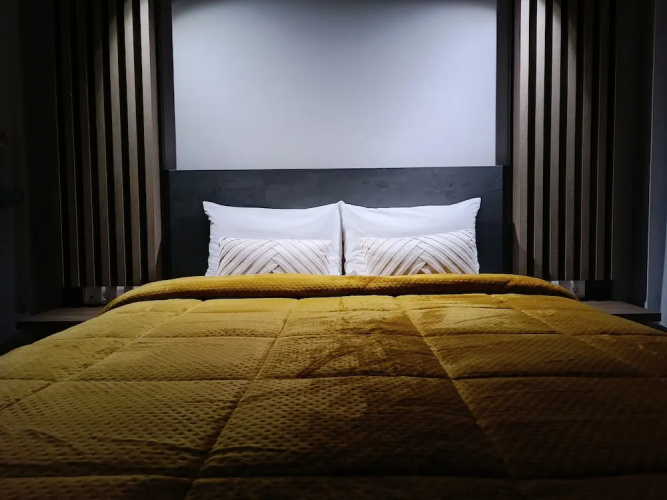 Elizabeth Queen Luxury Rooms