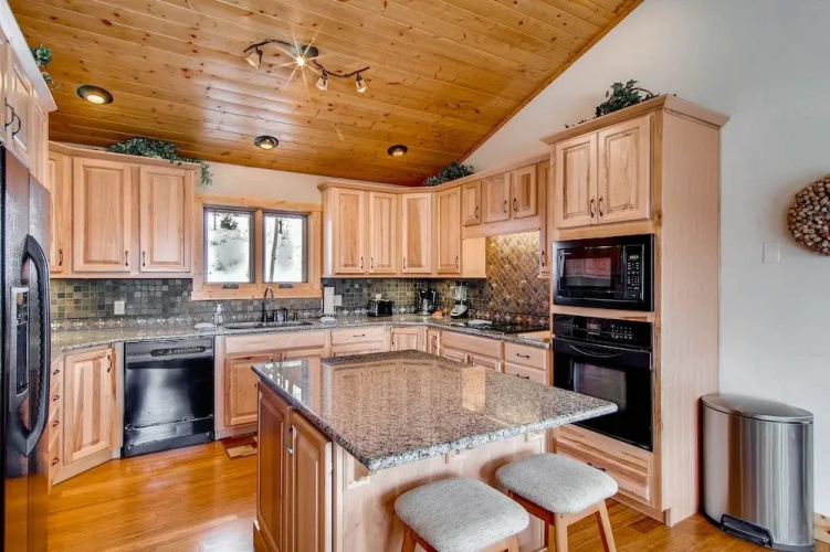Royal Buffalo - 3 Br home by RedAwning