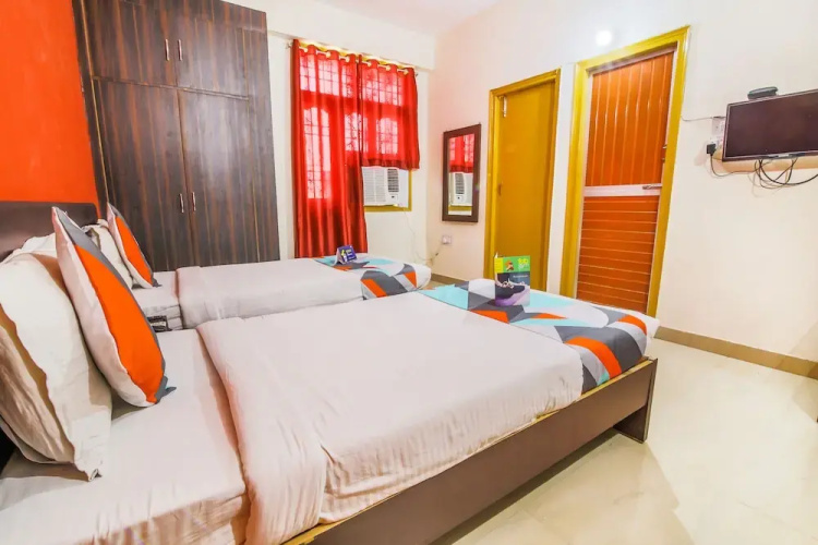 Vibrant Guest House By FabExpress