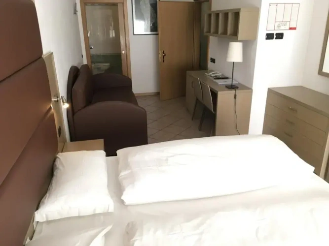 Standard Triple room with balcony