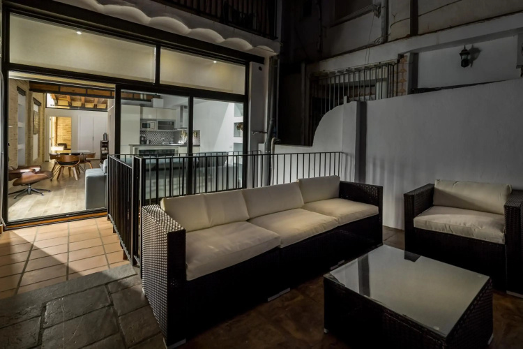 CENTER-Luxurious 1BR, 1BA-Terrace, WI-FI, A/C