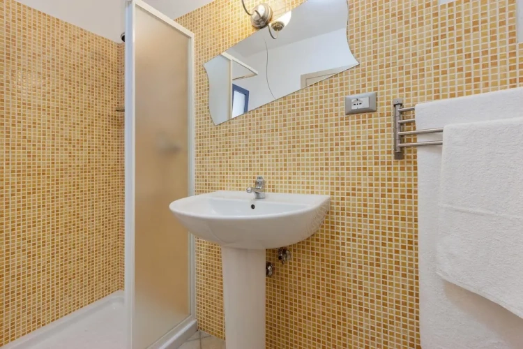 6 Bedrooms Classic Villa