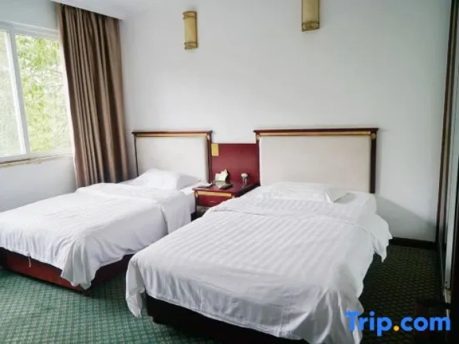 4 Bedrooms Family Villa