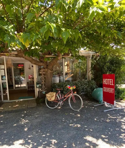 Htel Au Bon Landais