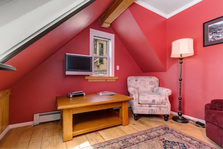 Ontario Park City bungalow