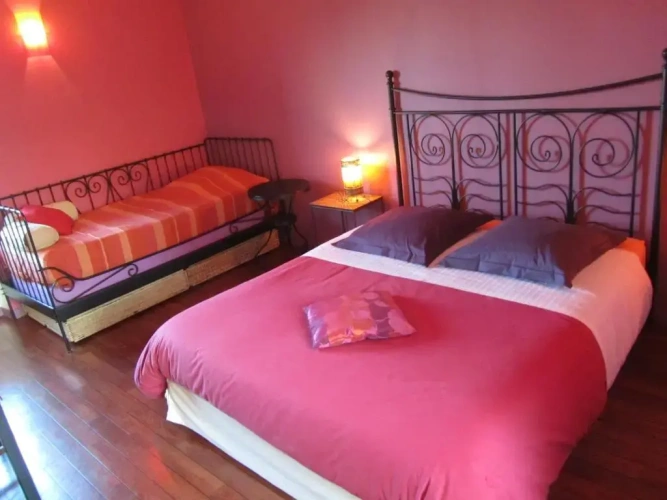 Standard Triple room
