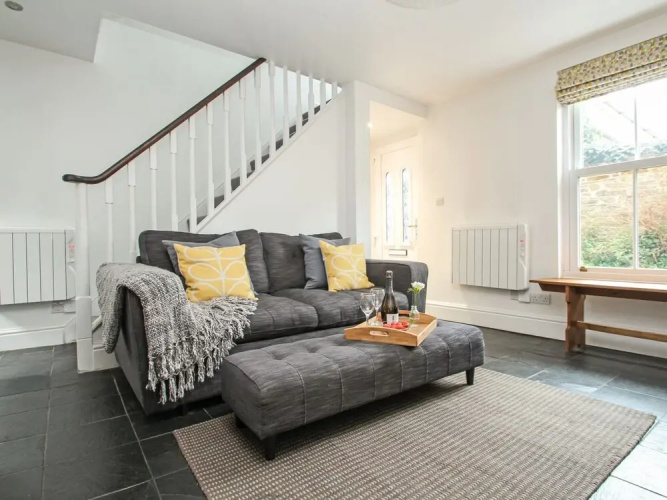Backlet Cottage