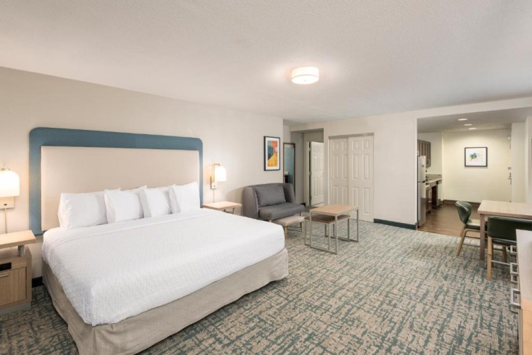 1 Bedroom Premium Double Suite