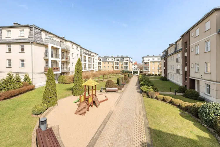 Lion Apartments -Colonial