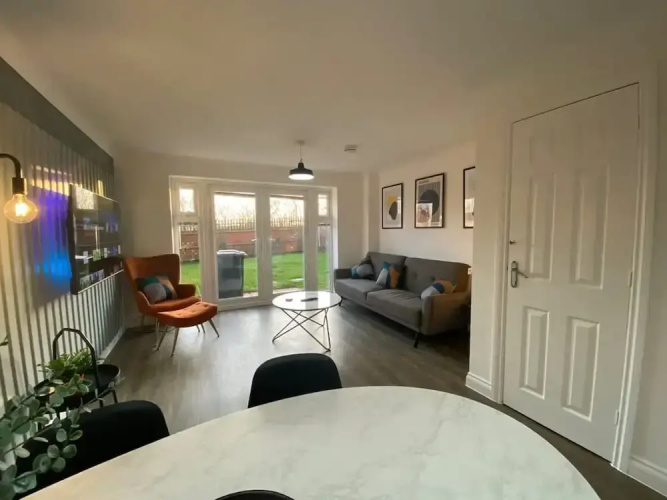 Host Stay Bluebell Close