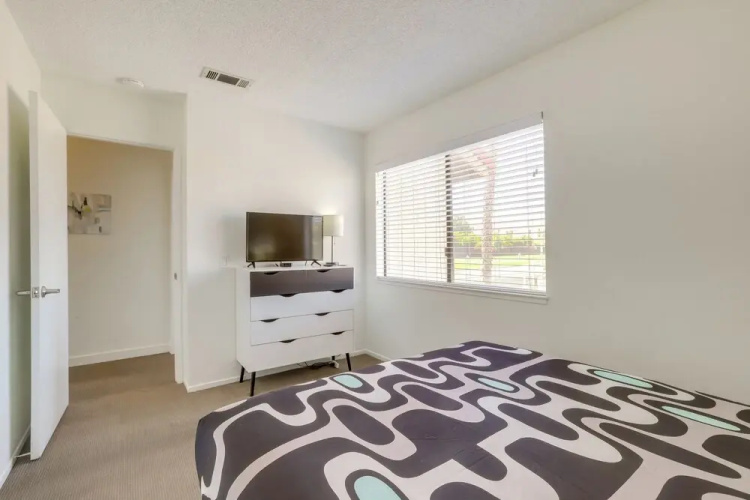Palm Springs Abode w/ Pool Access, Near Golfing