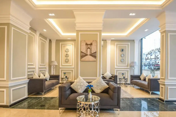 Grand Flora Hotel