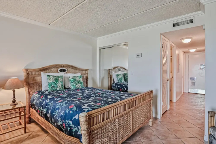 Oceanfront Townhouse With Shared Pools, Ocean View, Wifi, W/d, and Central AC
