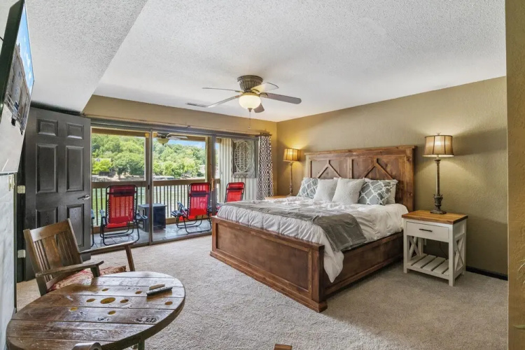 Stunning Views, Inviting Pools, and Endless Fun!